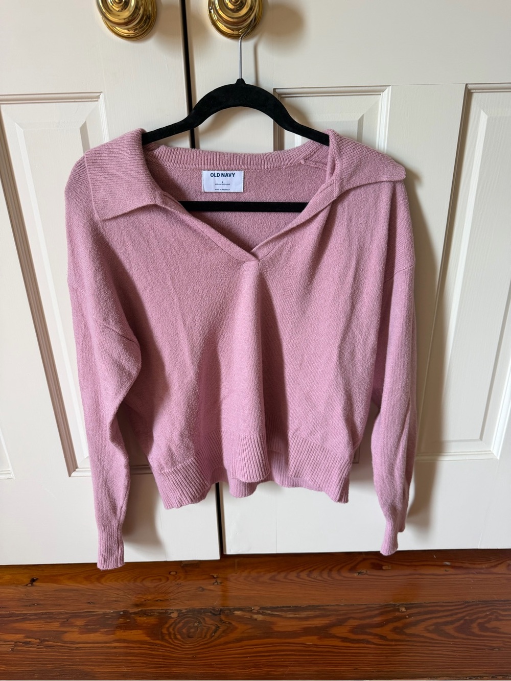 Old Navy Women's Pink V‑Neck Collar Sweater